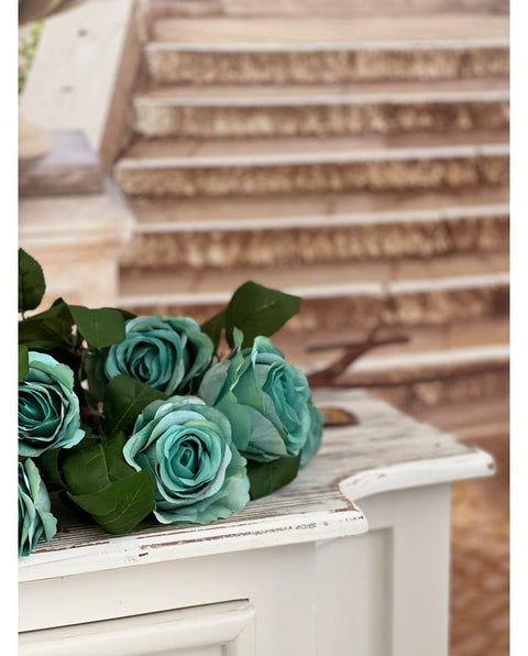 Turquoise roses