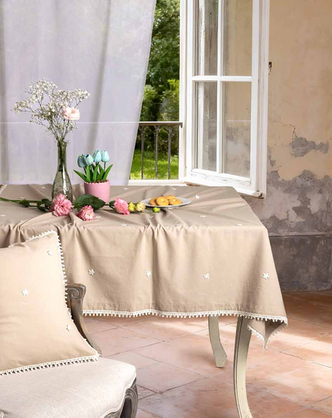 Copritavolo Tina con Margherite - 150x150 cm