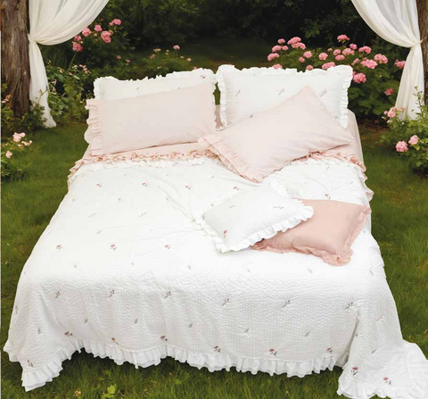 Trapunta Soffio di Fiori con Ricami e Rouches - 180x260 / 220x260 / 260x260 cm