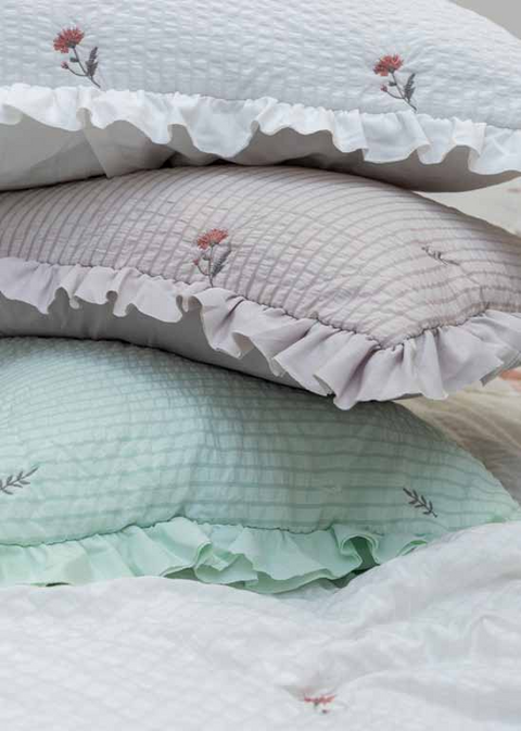 Trapunta Soffio di Fiori con Ricami e Rouches - 180x260 / 220x260 / 260x260 cm