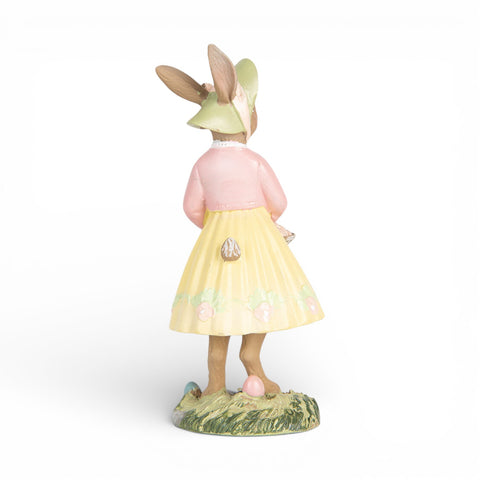 Statuetta decorativa coniglio con cestino – 12 cm (beige, plastica) by Clayre & Eef