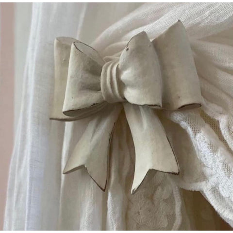 Fermatenda “Doppio Fiocco” in Resina e Metallo – Colore Crema Stile Shabby Chic