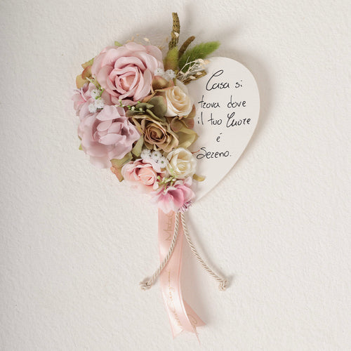 Cuore in Legno con Frase e Fiori in Tessuto – Mata Creazioni, 16x14 cm
