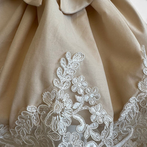 Lampada da Tavolo Shabby Chic con Paralume in cotone e Pizzo Rebrodè - 65cm
