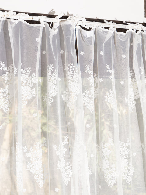Tenda Margherita – Eleganza floreale in stile shabby chic