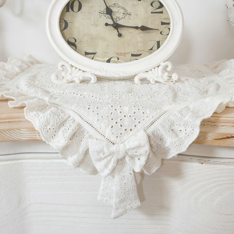 Runner Bianco Shabby Chic in Cotone con Volant e Fiocchetti - Linea San Gallo, 45x150cm