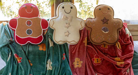Cuscino Natalizio Gingerbread – Varianti Rosso, Bianco o Marrone – Morbido Cuscino Sagomato