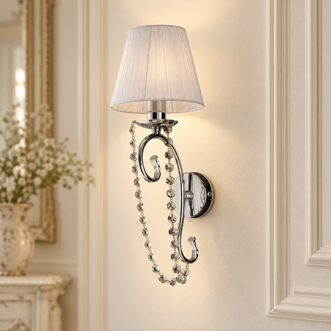 Applique Classica in Ferro Cromato o Dorato con o senza Paralumi – Bonetti Illumina Magda, 1 Luce ambientata in un interno classico