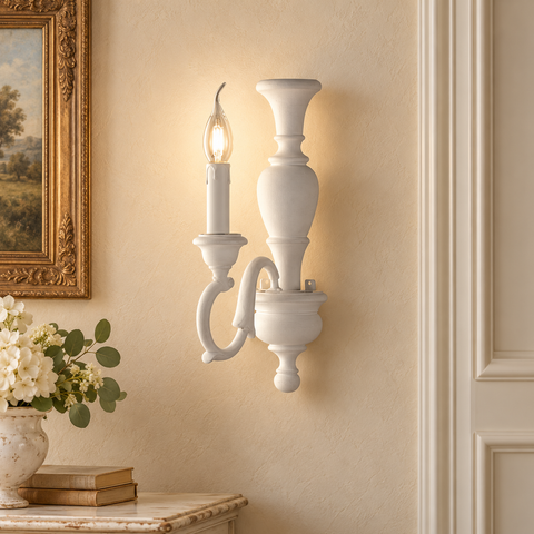 Applique Shabby Chic in Legno Bianco o Avorio e Foglia Oro – Bonetti Illumina Fiorenza, 1 e 2 Luci ambientata