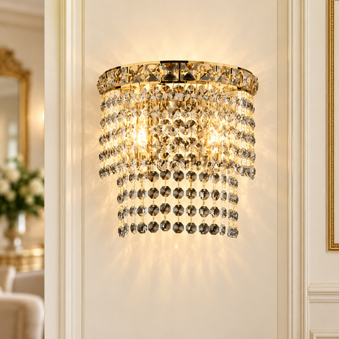 Applique Classica in Ferro e Ottone Dorato con Strass – Bonetti Illumina Wagner, 2 Luci ambientata