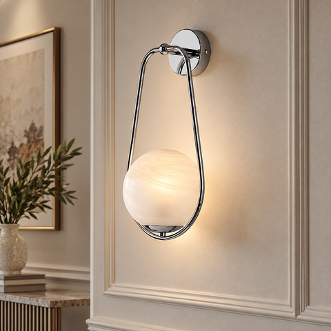 Applique Moderna in Ferro con Sfera in Vetro – Bonetti Illumina Afrodite, 1 Luce ambientata