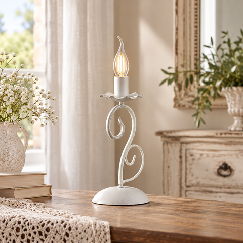 Lampada da Tavolo Shabby Chic in Ferro Bianco Shabby o Nero e Rame – Be Light Alma, 1 Luce, Ø13 cm ambientata