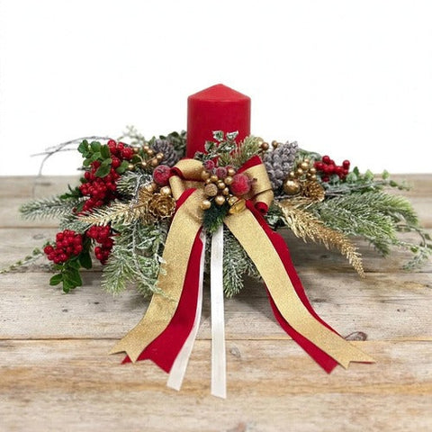 Centrotavola Natalizio Frost Innevato con Candela e Fiocco Oro – Linea Noël by Mata Creazioni, Ø 40 cm