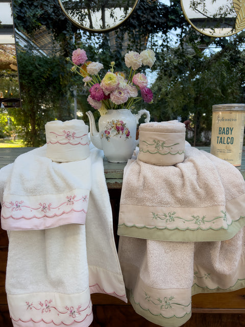 Set Asciugamani 1+1 "Nonna Rosetta" con Balza Ricamata