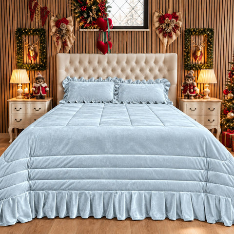 Trapunta matrimoniale in velluto con balza plissettata colore Cielo – Kaluka Shabby Chic