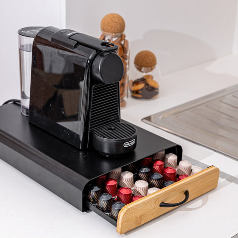 Porta Capsule Caffè con Cassetto Bamboo Essentials Metallo e Bambù 60 Posti – Estia Home, 39x26,5x6cm