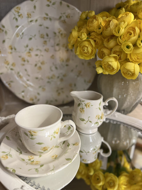 Floret Full Yellow milk jug by Blanc MariClò