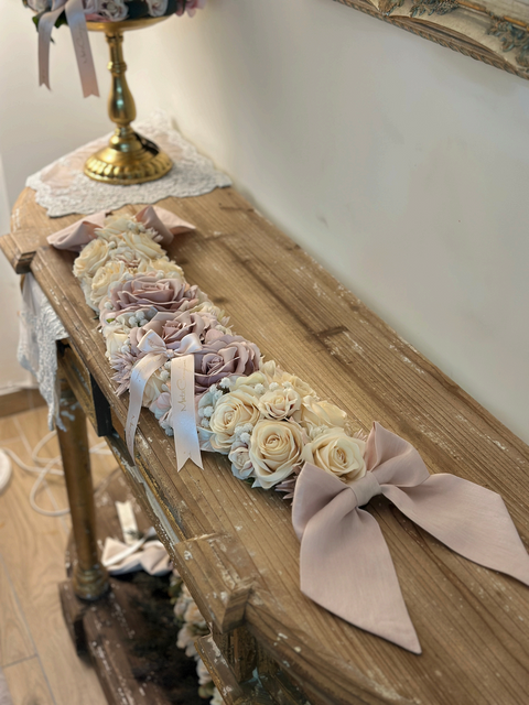 Runner Fiorito Queen in Puro Lino 65 cm con Fiocchi Laterali – Mata Creazioni