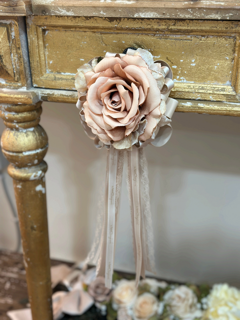 Appendino Queen Decorativo con Rosa e Nastri – Mata Creazioni