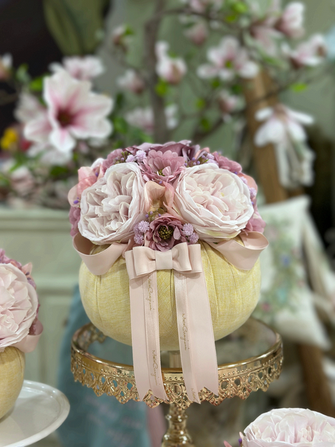 Pouf New Basic – Decorazione Floreale Artigianale in Tessuto