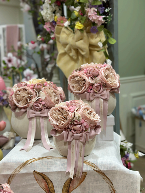 Pouf New Basic – Decorazione Floreale Artigianale in Tessuto