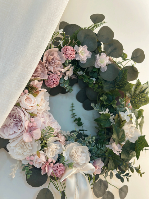 Ghirlanda Eucalyptus con Fiori Artificiali – Ø 45 cm | Mata Creazioni