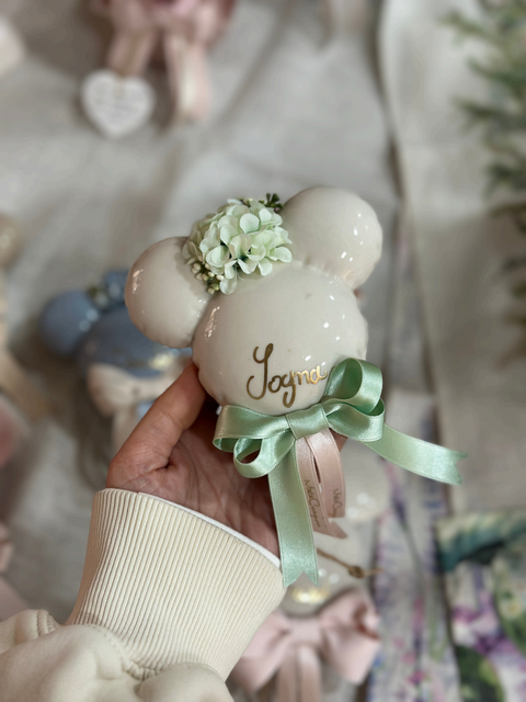 Mickey Mouse in Ceramica Artigianale con Fiori e Scritte Personalizzate - Mata Creazioni