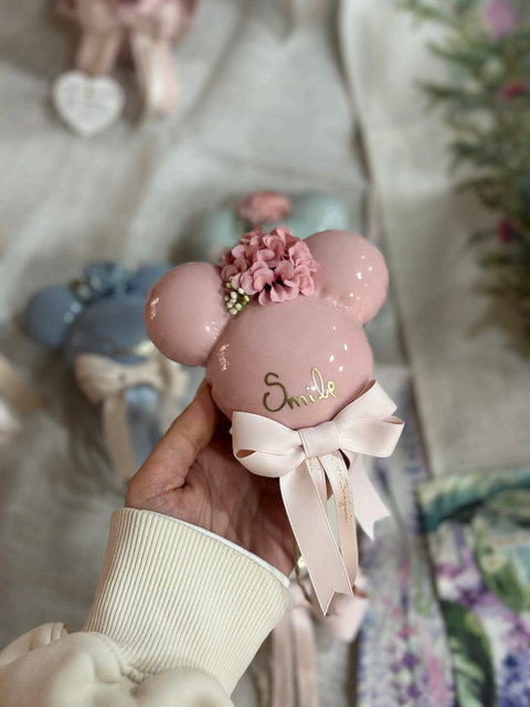 Mickey Mouse in Ceramica Artigianale con Fiori e Scritte Personalizzate - Mata Creazioni