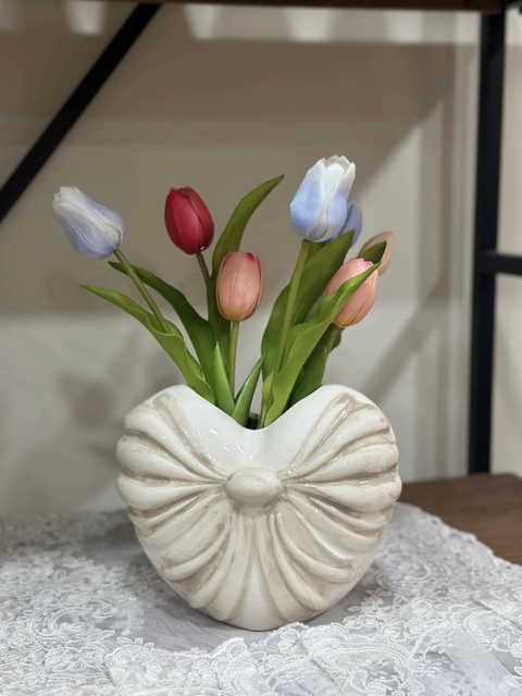 Vaso Cuore in Ceramica Artigianale con Tulipani e Box - Mata Creazioni