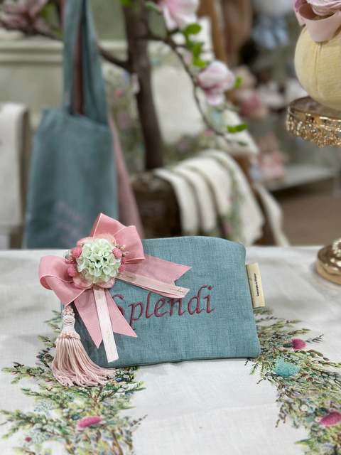 Pochette in Tessuto Panama Colorato con Ricamo Personalizzato - Mata Creazioni