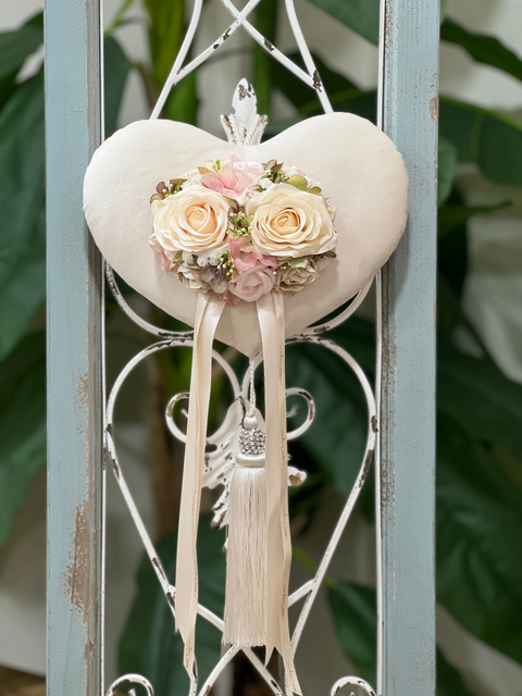 Cuore in Velluto con Nappa e Dettagli in Strass - Mata Creazioni