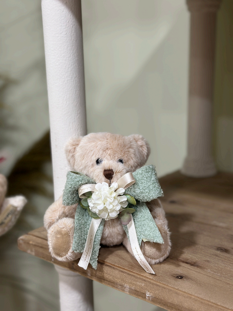 Peluche Orsetto "Ralph" con Fiocco e Decorazioni | Pensiero Nascita Artigianale MataCreazioni
