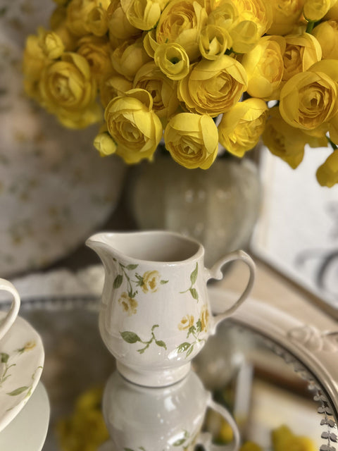 Floret Full Yellow milk jug by Blanc MariClò