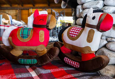 Cuscino Sagomato Little Horse 45 cm – 2 Varianti Natalizie Morbide