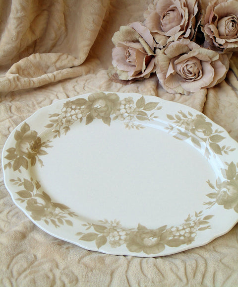 SPLENDOR BEIGE OVAL TRAY