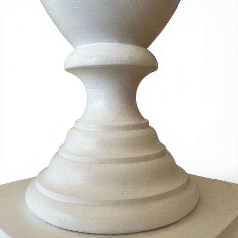 Lampada da Tavolo Shabby Chic in Legno con Paralume Plissettato - 45x71cm