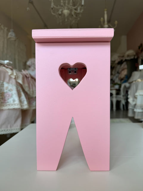 Alzatina in legno con cuore intagliato – 35x25 cm – Artigianale shabby chic e personalizzabile