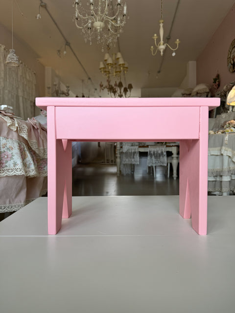 Alzatina in legno con cuore intagliato – 35x25 cm – Artigianale shabby chic e personalizzabile