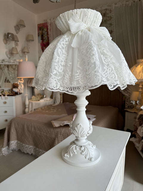 Lampada da tavolo Martina con paralume Leonie – 65x40 cm – Stile shabby chic personalizzabile