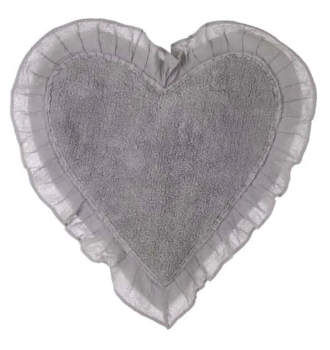 Heart rug with frills