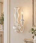 Applique Shabby Chic in Legno e Ferro Bianco o Tortora – Bonetti Illumina Cascina, 1 e 2 Luci ambientata