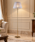 Lampada da Terra Classica in Ferro Dorato e Cristallo – Bonetti Illumina Ruben, 1 Luce, Ø45 cm ambientata
