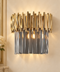 Applique Classica in Ferro Dorato con Strass – Bonetti Illumina Ravel, 2 Luci ambientata in un interno classico