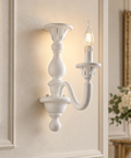 Applique Shabby Chic in Legno Bianco Shabby o Oro Antico – Bonetti Illumina Lucca, 1 e 2 Luci ambientata