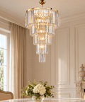 Lampada a Sospensione Classica in Ottone e Ferro Dorato con Strass – Bonetti Illumina Schubert, 7 Luci, Ø50 cm ambientata