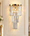Applique Classica in Ottone e Ferro Dorato con Strass – Bonetti Illumina Schubert, 2 Luci ambientata