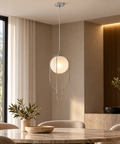 Lampada a Sospensione Moderna in Ferro con Sfera in Vetro – Bonetti Illumina Erik, 1 Luce, Ø23 cm ambientata