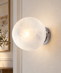 Applique Moderna in Ferro con Sfera in Vetro – Bonetti Illumina Olaf, 1 Luce ambientata