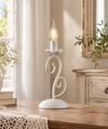 Lampada da Tavolo Shabby Chic in Ferro Bianco Shabby o Nero e Rame – Be Light Alma, 1 Luce, Ø13 cm ambientata
