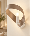 Applique Country Chic in Ferro Bianco e Tortora o Grigio – Be Light Primula, 1 Luce ambientata
